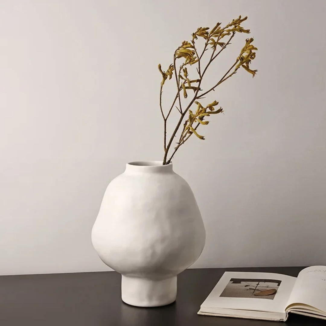 Vaso de Cerâmica com Padrão de Martelo